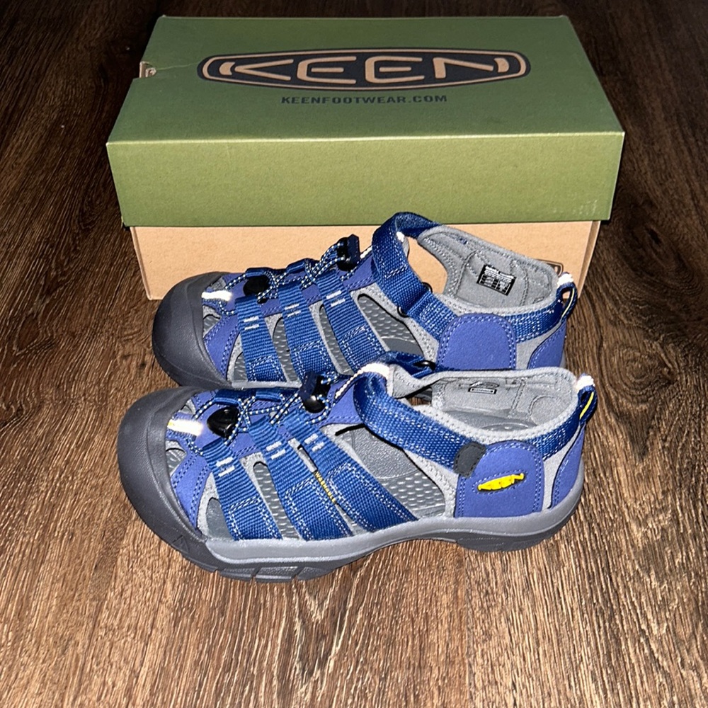 Keen Youth Big Kid collection water shoes!